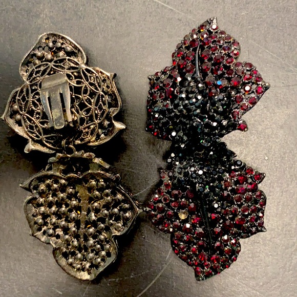 Amazing red crystal clip on earrings - Picture 2 of 2